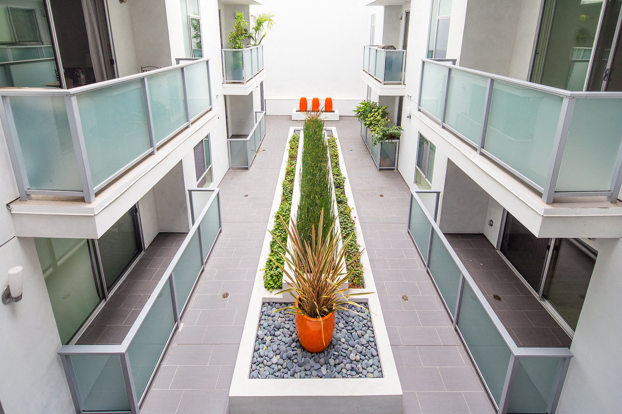 http://cdn.rentcafe.com/dmslivecafe/2/40772/p1730431_1427 Seventh Street_NMS-1427-Courtyard.jpg